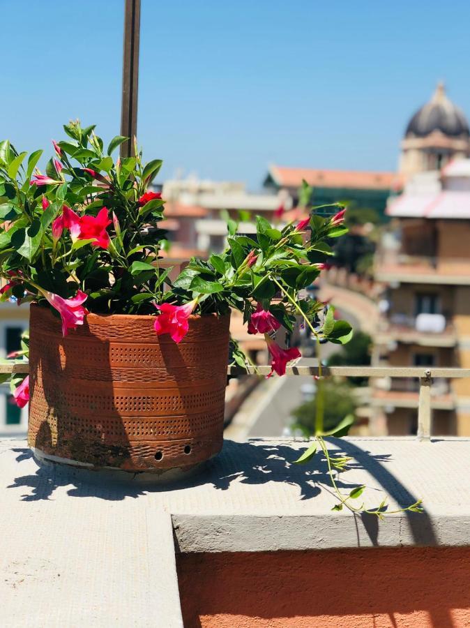 شقة Penthouse Sea View ليدو دي أوستيا المظهر الخارجي الصورة